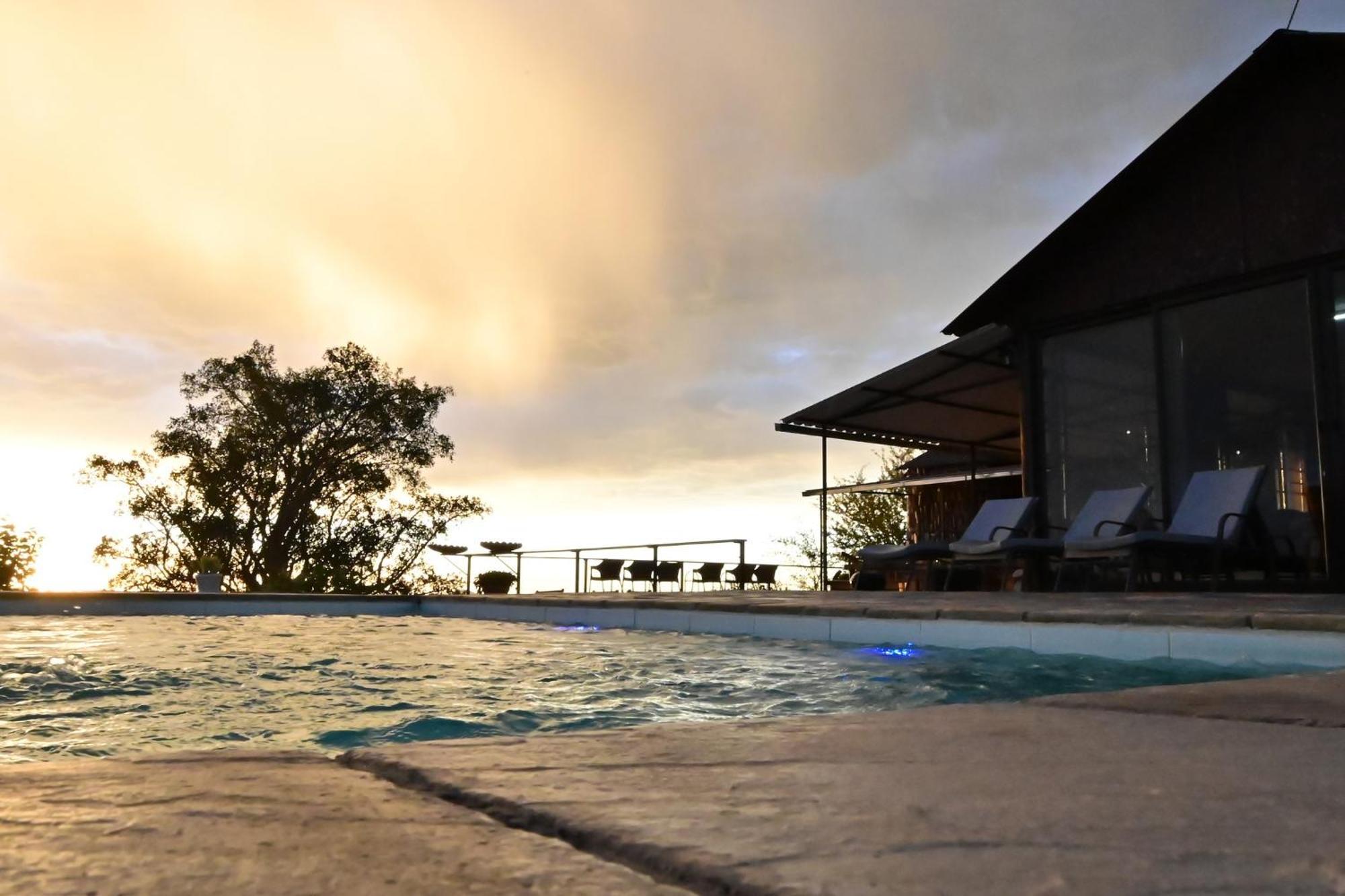 Aloegrove Safari Lodge Otjiwarongo Exteriör bild
