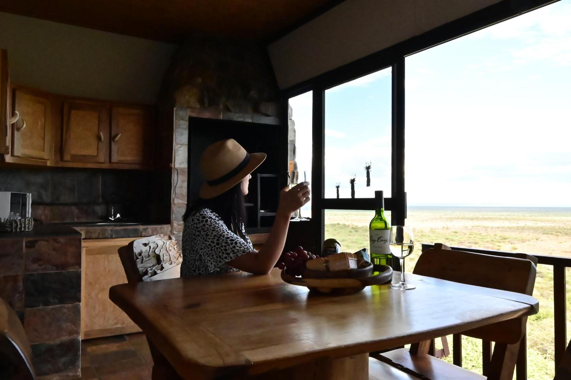 Aloegrove Safari Lodge Otjiwarongo Exteriör bild