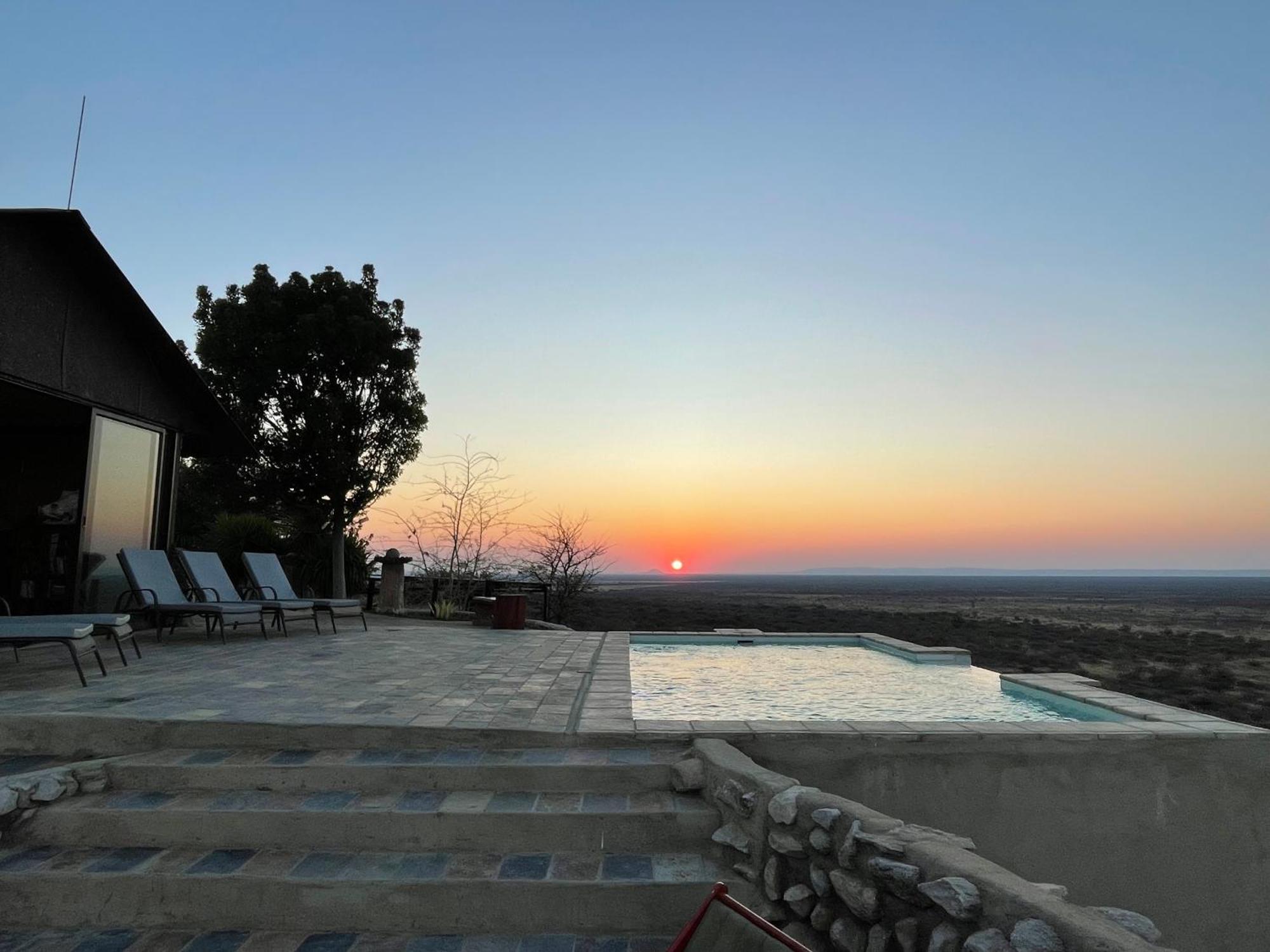 Aloegrove Safari Lodge Otjiwarongo Exteriör bild